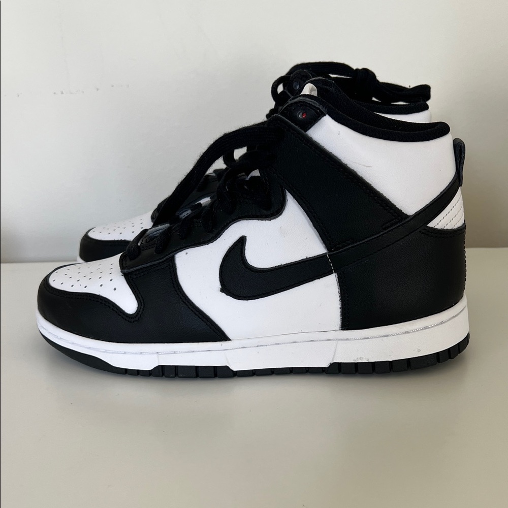 Nike Dunk High W 8 Panda - Black and White High-Top Sneakers